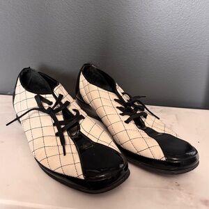 Amalfi By Rangoni Leather Black/White Shoes